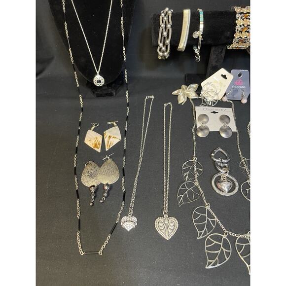 Vintage To Now Lot Silver tone Jewelry Necklace Bracelet Earrings Ring Brooch - Picture 4 of 9